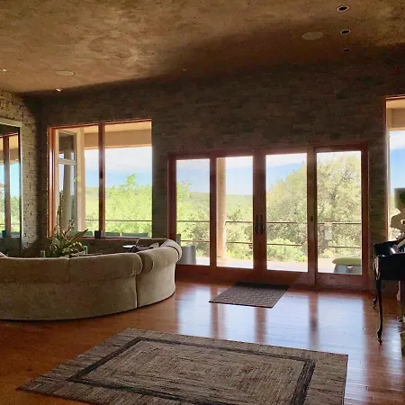 Scenic Hill Country Retreat - Rhino Ranch Villa New Braunfels Exterior photo