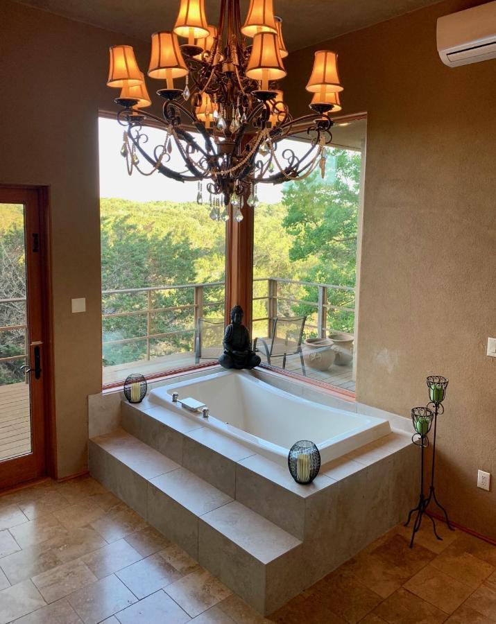 Scenic Hill Country Retreat - Rhino Ranch Holiday home *
