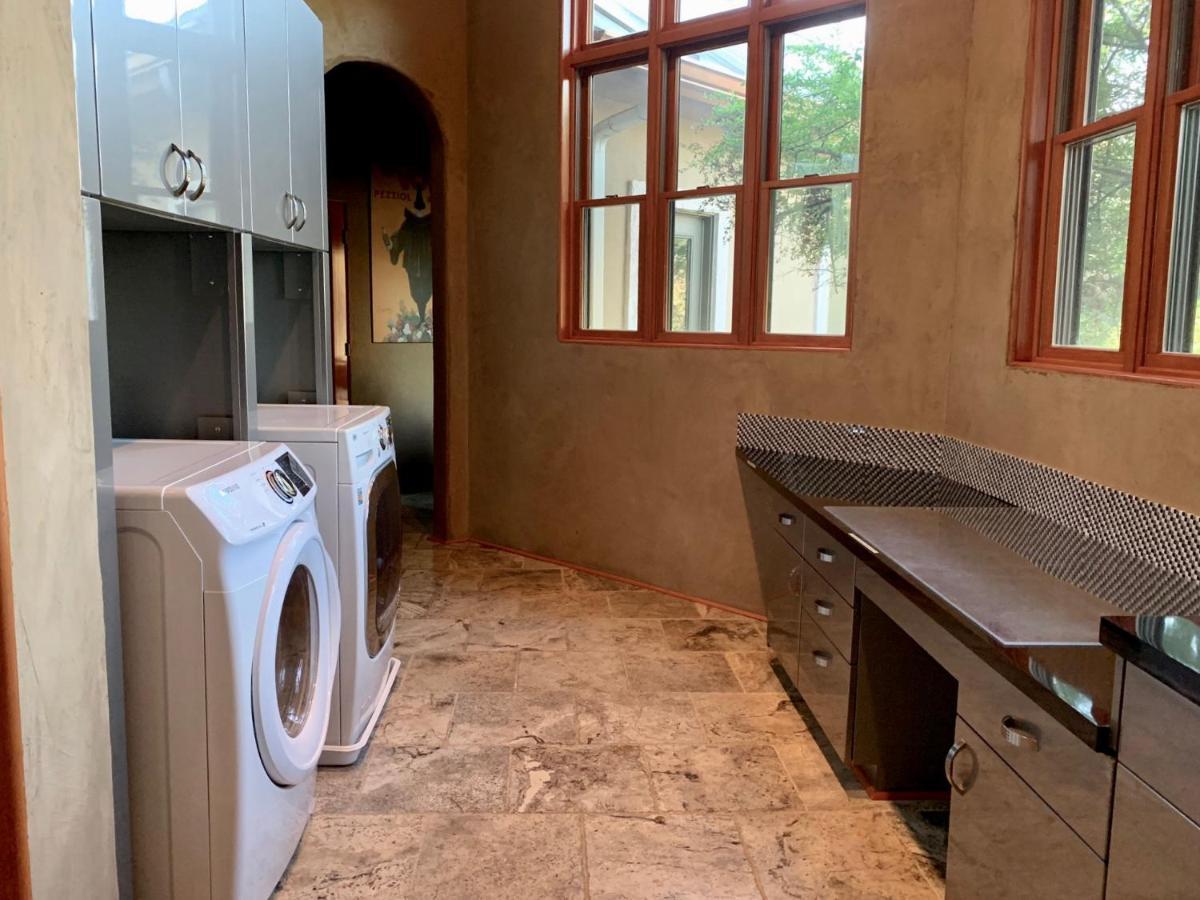 Scenic Hill Country Retreat - Rhino Ranch *
