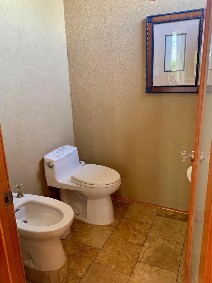 Scenic Hill Country Retreat - Rhino Ranch * New Braunfels