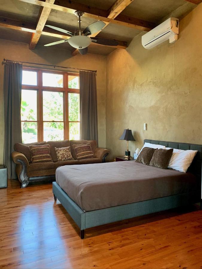 Scenic Hill Country Retreat - Rhino Ranch Holiday home *